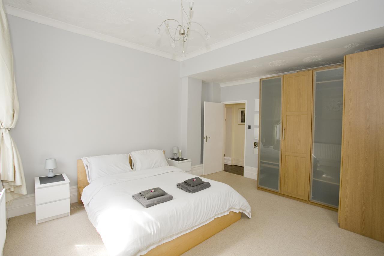Large 2 Bedroom Apt - Near Beach - Free Parking Bournemouth Ngoại thất bức ảnh