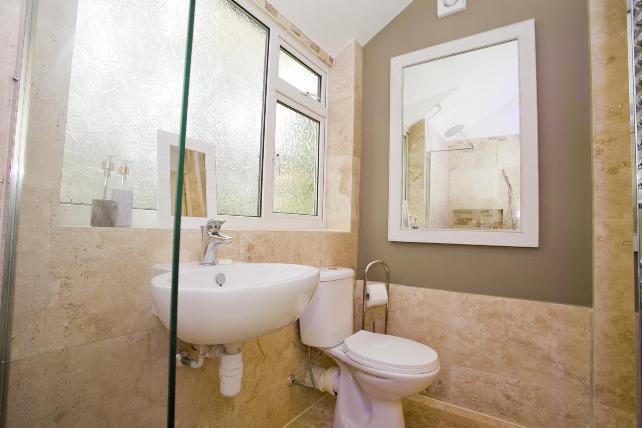 Large 2 Bedroom Apt - Near Beach - Free Parking Bournemouth Ngoại thất bức ảnh