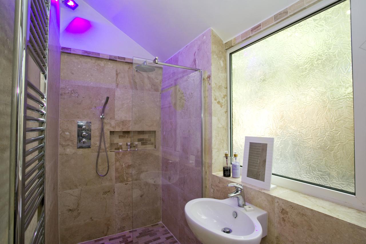 Large 2 Bedroom Apt - Near Beach - Free Parking Bournemouth Ngoại thất bức ảnh