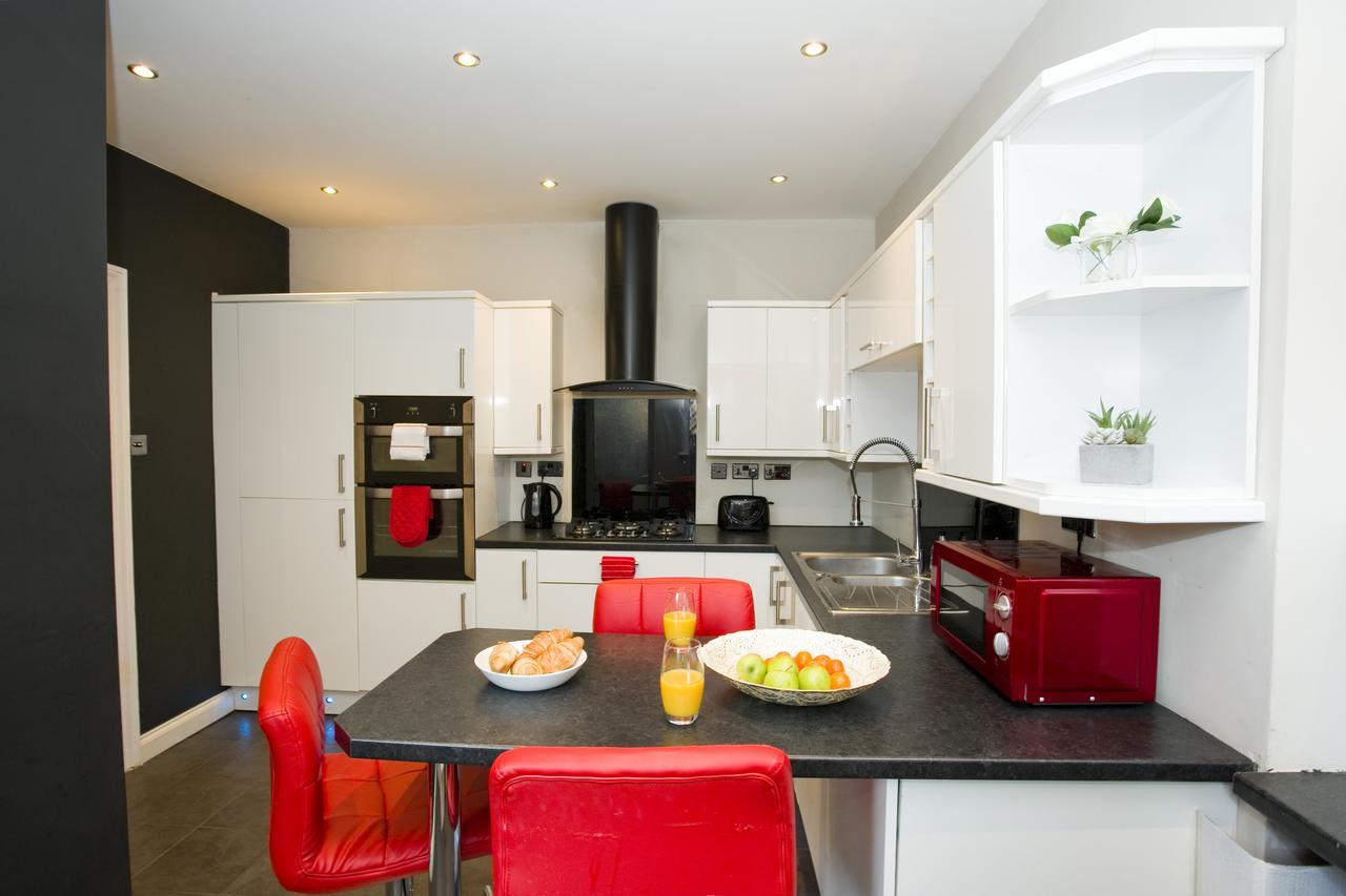 Large 2 Bedroom Apt - Near Beach - Free Parking Bournemouth Ngoại thất bức ảnh