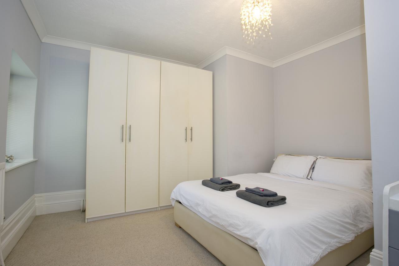 Large 2 Bedroom Apt - Near Beach - Free Parking Bournemouth Ngoại thất bức ảnh