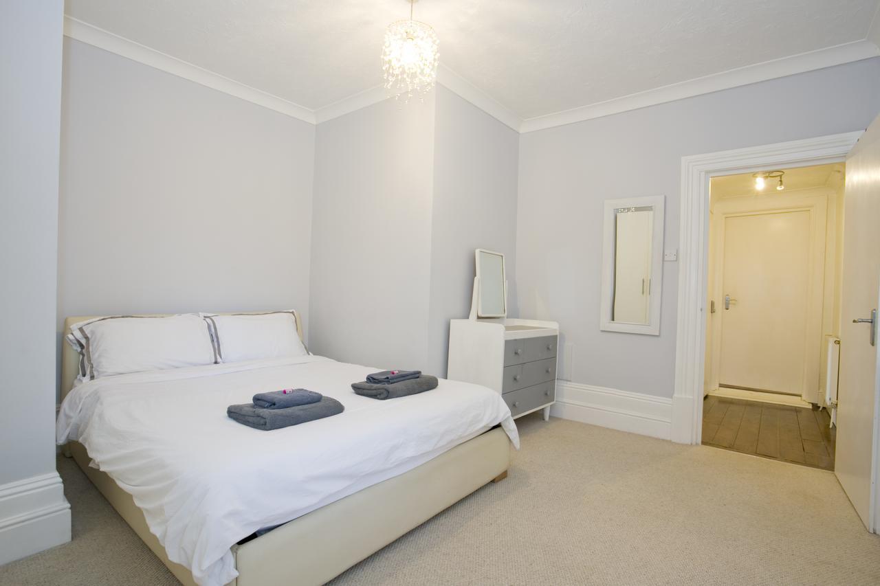 Large 2 Bedroom Apt - Near Beach - Free Parking Bournemouth Ngoại thất bức ảnh
